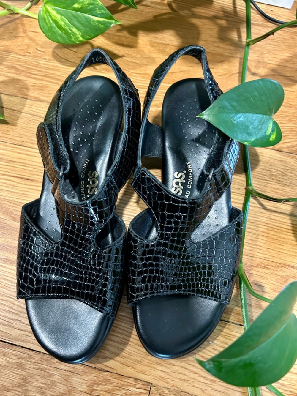 SAS Black Croc-Embossed Slingback Comfort Sandals Women’s size 6.5W Suntimer!